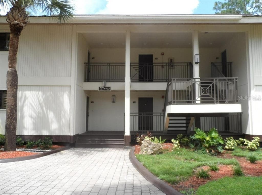 4786 FOX HUNT DRIVE UNIT B717 WESLEY CHAPEL, FL 33543
