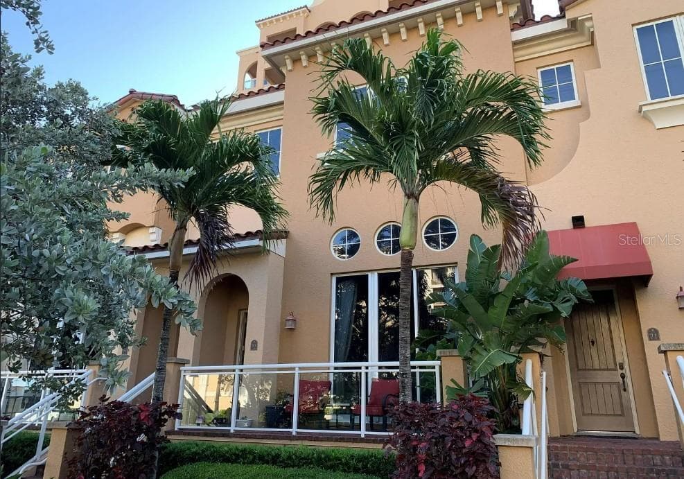 505 MANDALAY AVENUE UNIT 72 CLEARWATER BEACH, FL 33767