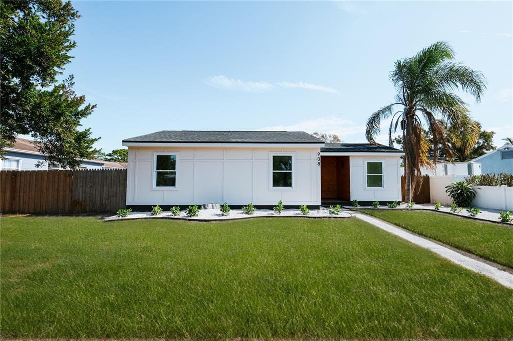 908 61ST STREET S GULFPORT, FL 33707