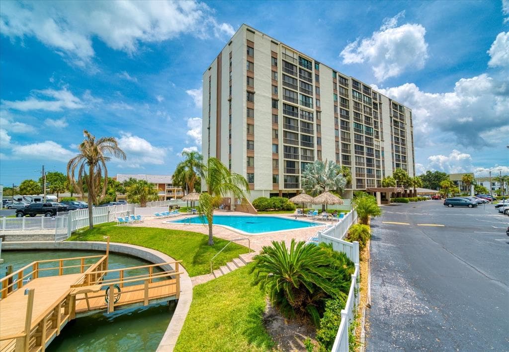 255 DOLPHIN POINT UNIT 307