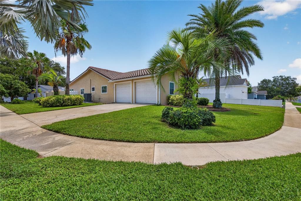 4831 BLUE JAY CIRCLE
