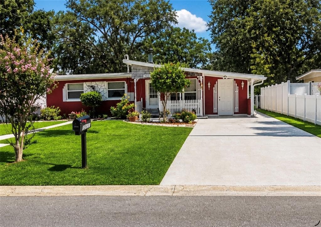 10131 AGAVE ROAD JACKSONVILLE, FL 32246