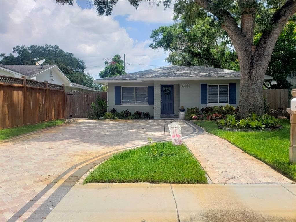 2035 28TH AVENUE N ST PETERSBURG, FL 33713