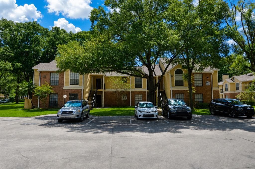 8625 MALLARD RESERVE DRIVE UNIT 201 TAMPA, FL 33614