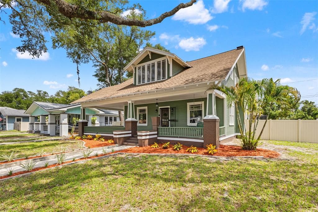 120 W COMANCHE AVENUE TAMPA, FL 33604