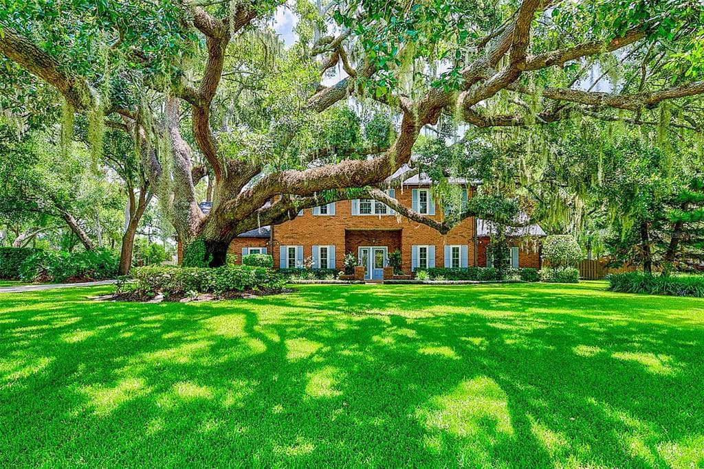 807 CENTERBROOK DRIVE BRANDON, FL 33511