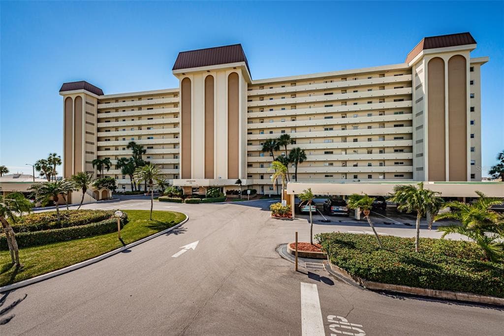 4750 COVE CIRCLE UNIT 905 ST PETERSBURG, FL 33708