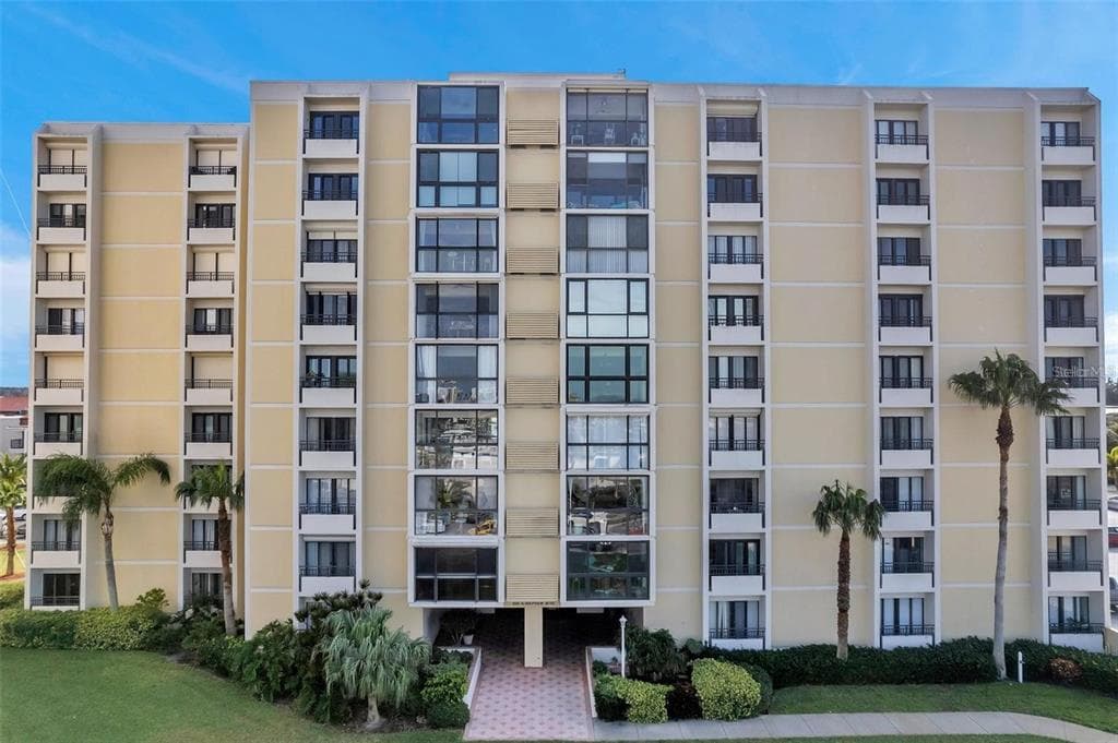 830 S GULFVIEW BOULEVARD UNIT 601 CLEARWATER BEACH, FL 33767