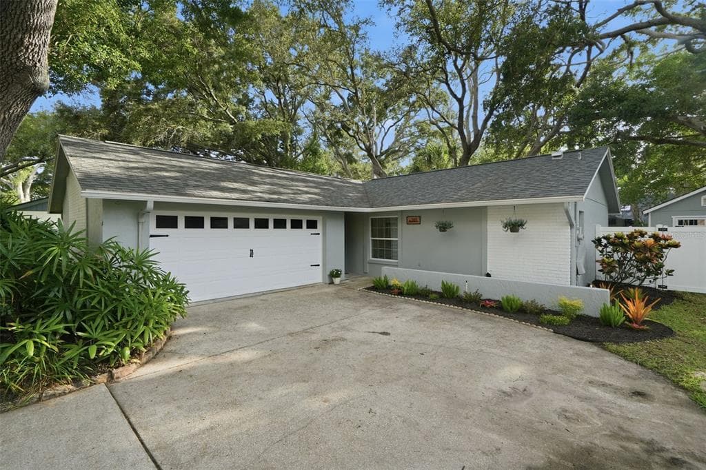 201 ARBOR GLEN DRIVE PALM HARBOR, FL 34683
