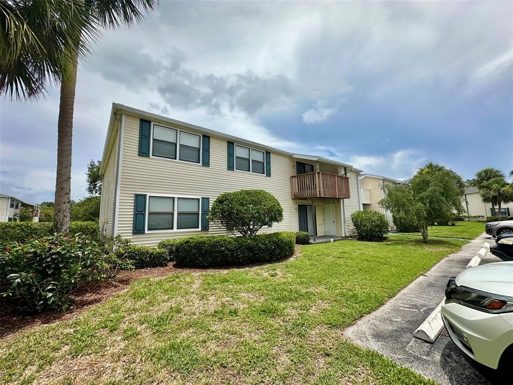 135 HUNTER LAKE DRIVE UNIT F OLDSMAR, FL 34677