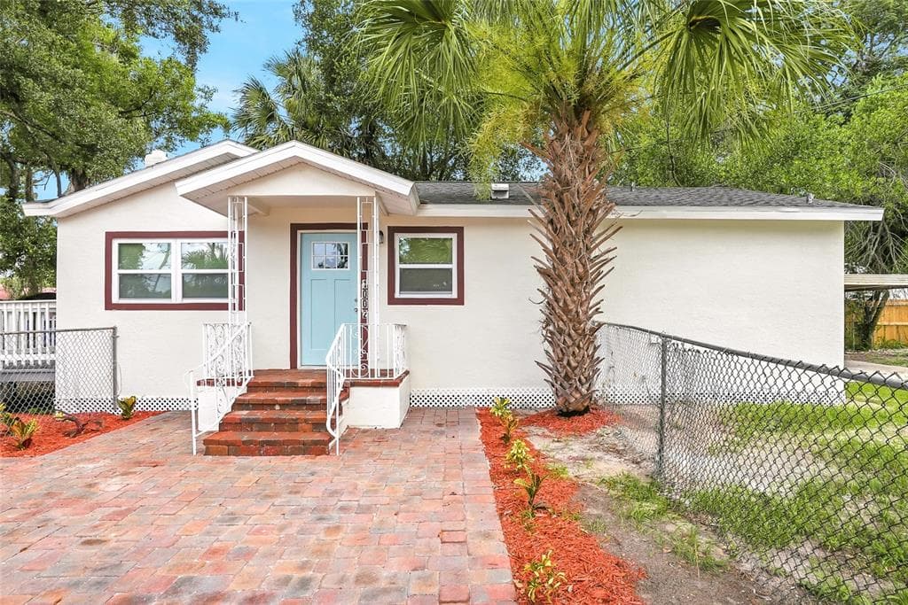 1002 E SEWARD STREET TAMPA, FL 33604
