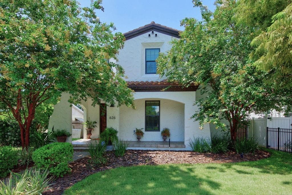 626 35TH AVENUE N ST PETERSBURG, FL 33704