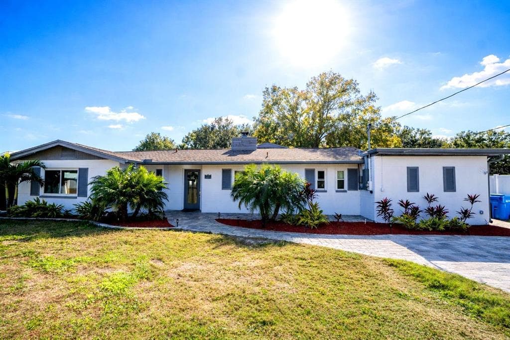 5101 VINSON DRIVE TAMPA, FL 33610