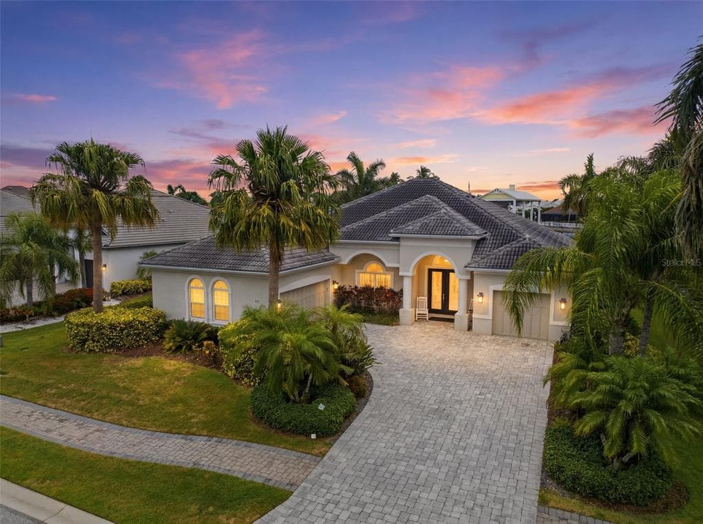 621 REGATTA WAY BRADENTON, FL 34208