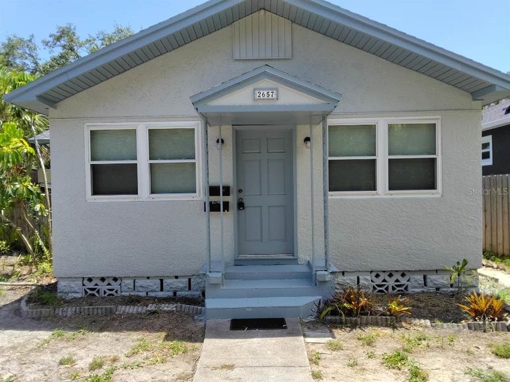 2657 BAYSIDE DRIVE S ST PETERSBURG, FL 33705