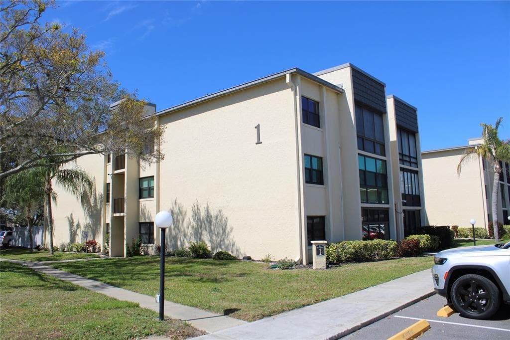 14130 ROSEMARY LANE UNIT 1117