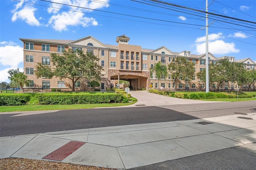4221 W SPRUCE STREET UNIT 2423 TAMPA, FL 33607
