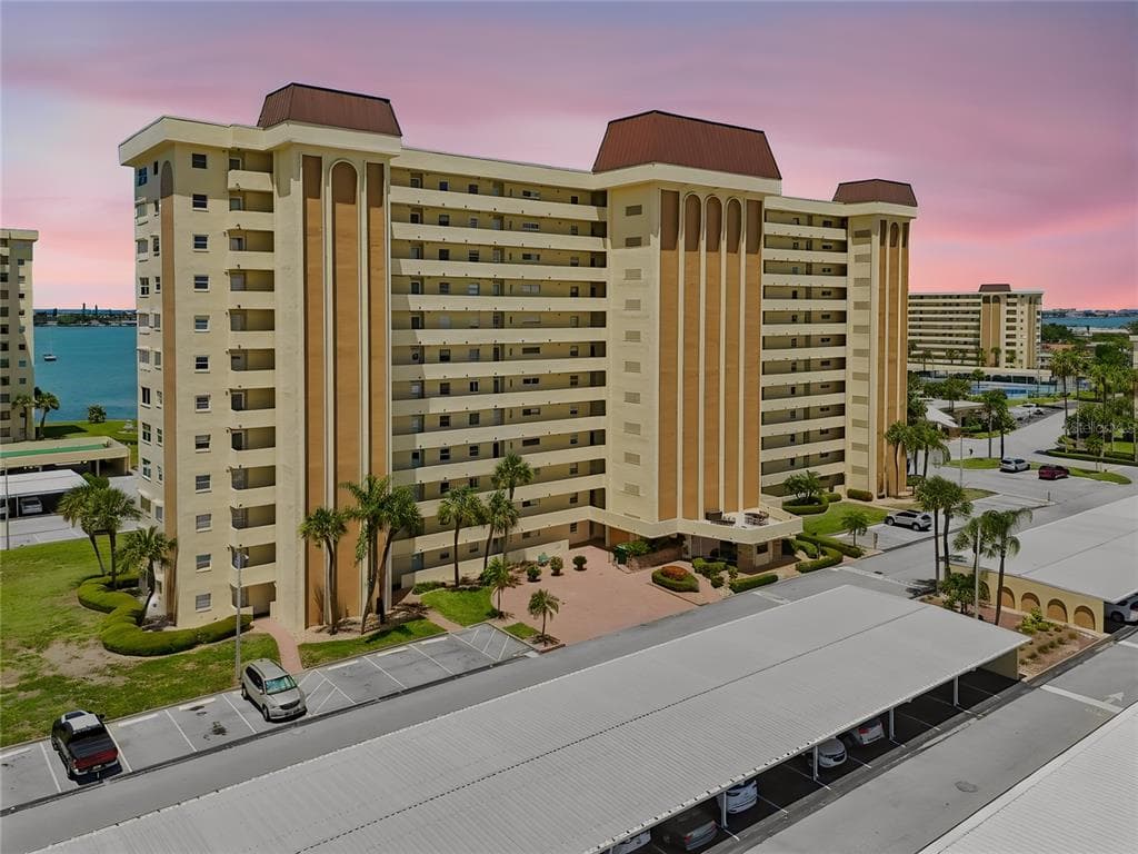 4575 COVE CIRCLE UNIT 101 ST PETERSBURG, FL 33708