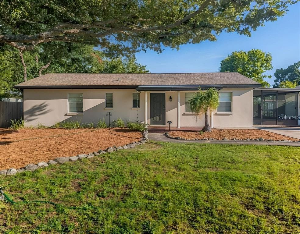 3902 W PAXTON AVENUE TAMPA, FL 33611