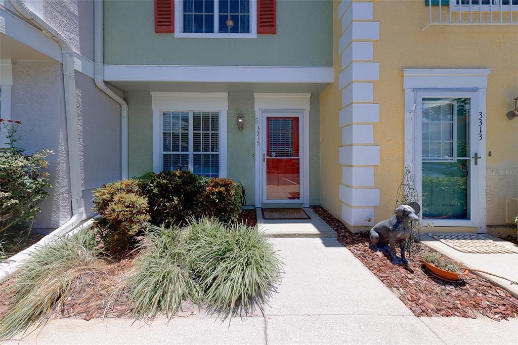 3315 W WYOMING CIRCLE UNIT 3315 TAMPA, FL 33611