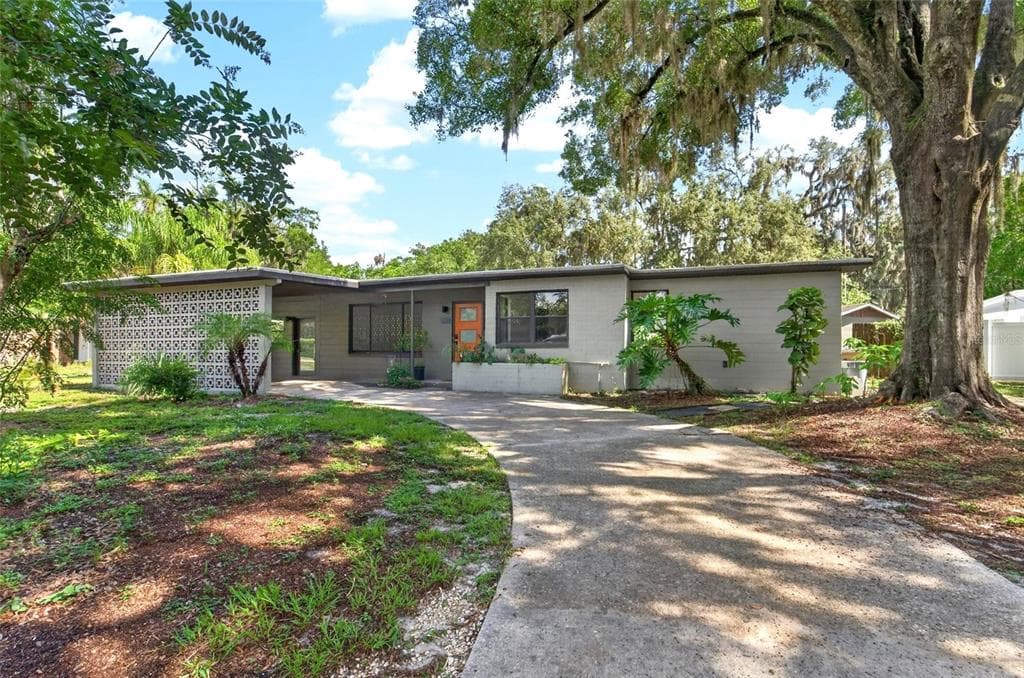 408 BERWICK AVENUE TEMPLE TERRACE, FL 33617