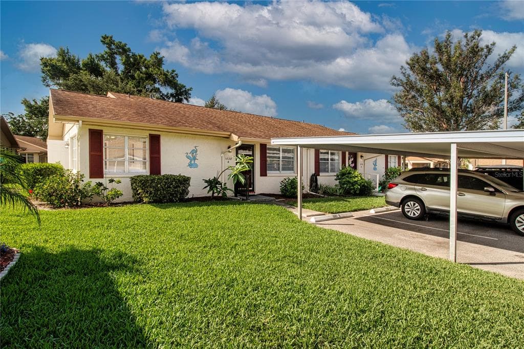 1828 FOXHUNT DRIVE UNIT A SUN CITY CENTER, FL 33573
