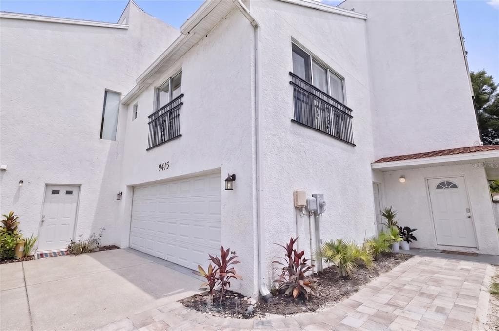 9415 CITRUS GLEN PLACE TAMPA, FL 33618