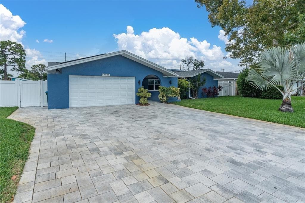 13179 DORCHESTER DRIVE