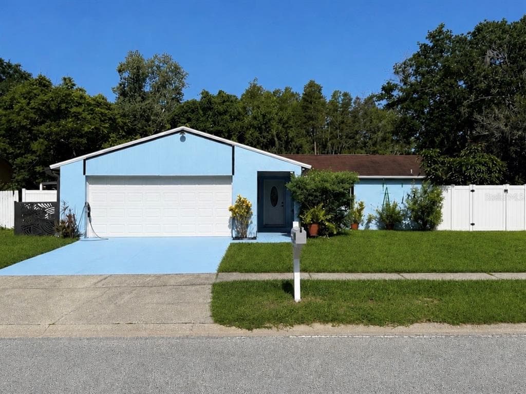 1341 FOXWOOD DRIVE