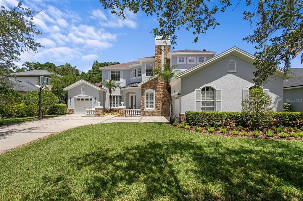 2113 CLIMBING IVY DRIVE TAMPA, FL 33618