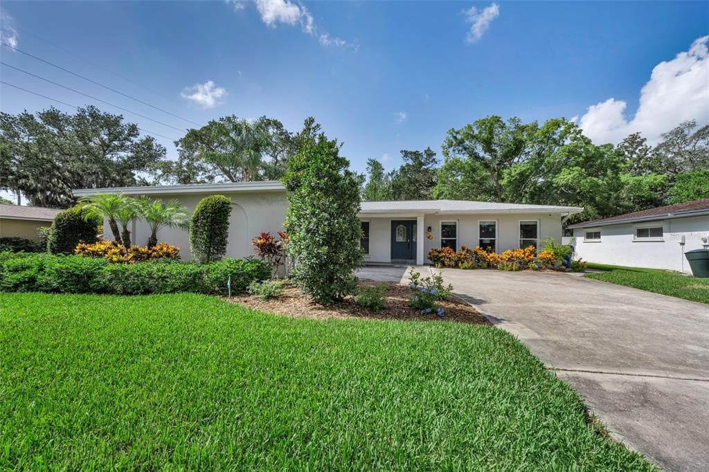 1541 PLEASANT GROVE DRIVE