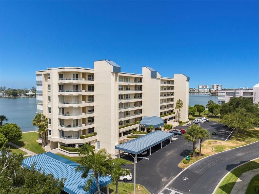 7984 SAILBOAT KEY BOULEVARD S UNIT 306 ST PETERSBURG, FL 33707