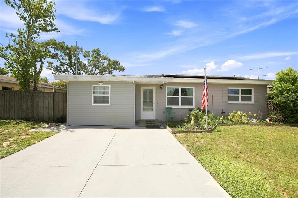 703 W PALMETTO STREET AVON PARK, FL 33825