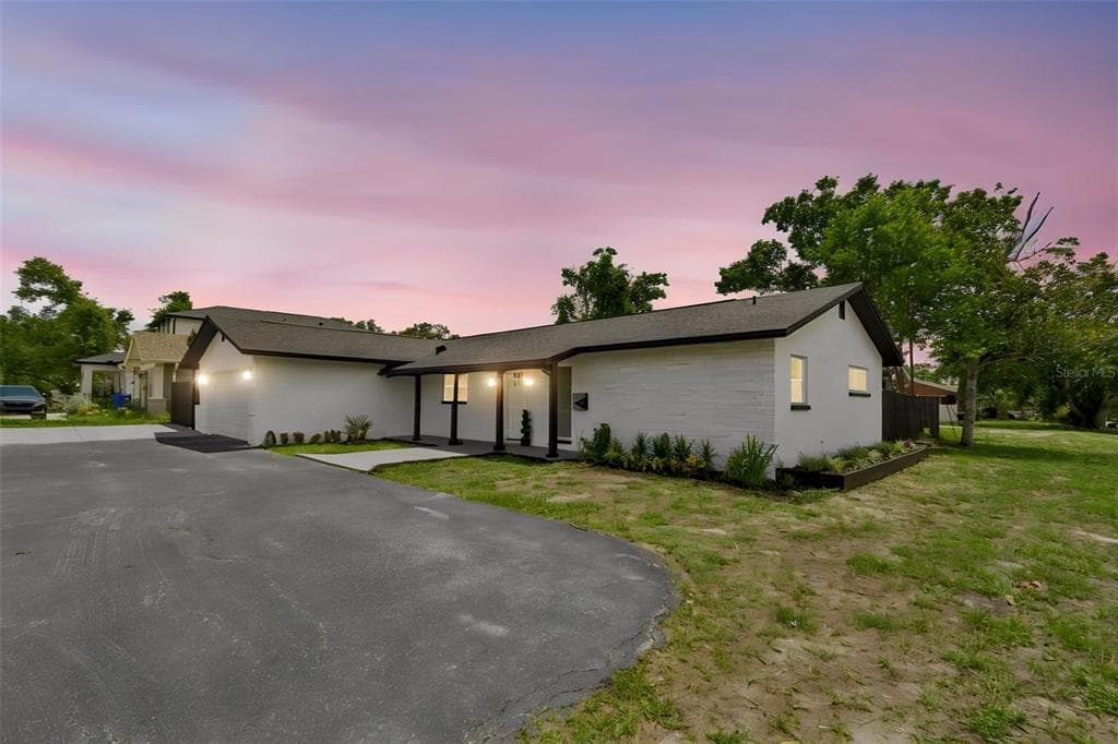 1530 49TH STREET N ST PETERSBURG, FL 33710