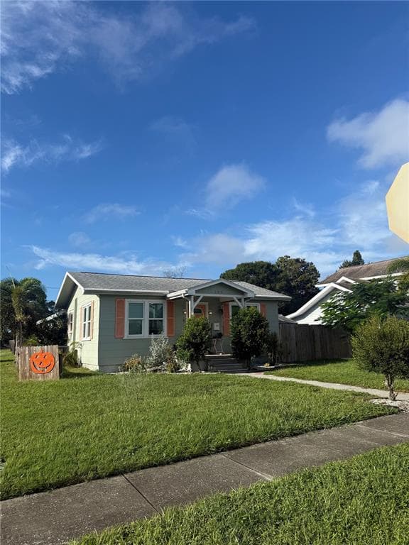 145 NE LINCOLN CIRCLE N ST PETERSBURG, FL 33702