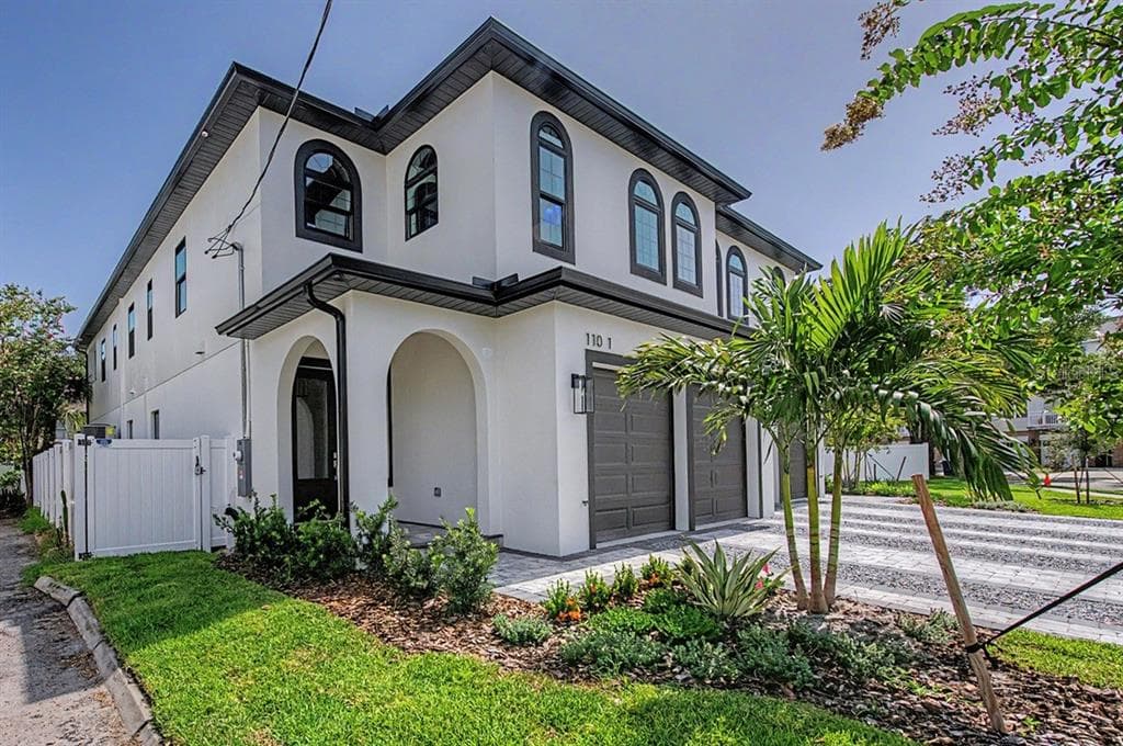 110 S ARRAWANA AVENUE UNIT 1