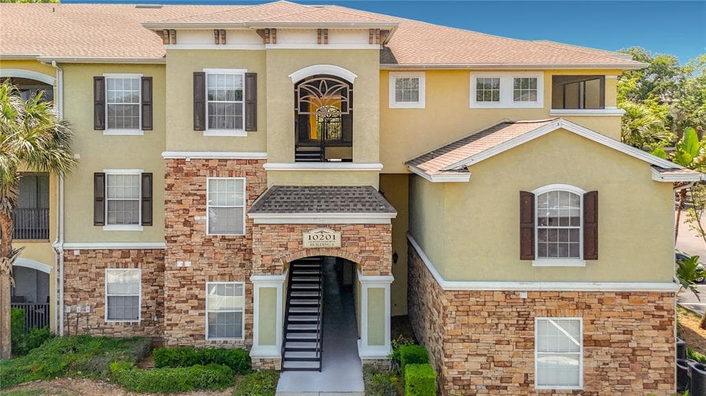 10201 COURTNEY PALMS BOULEVARD UNIT 203 TAMPA, FL 33619