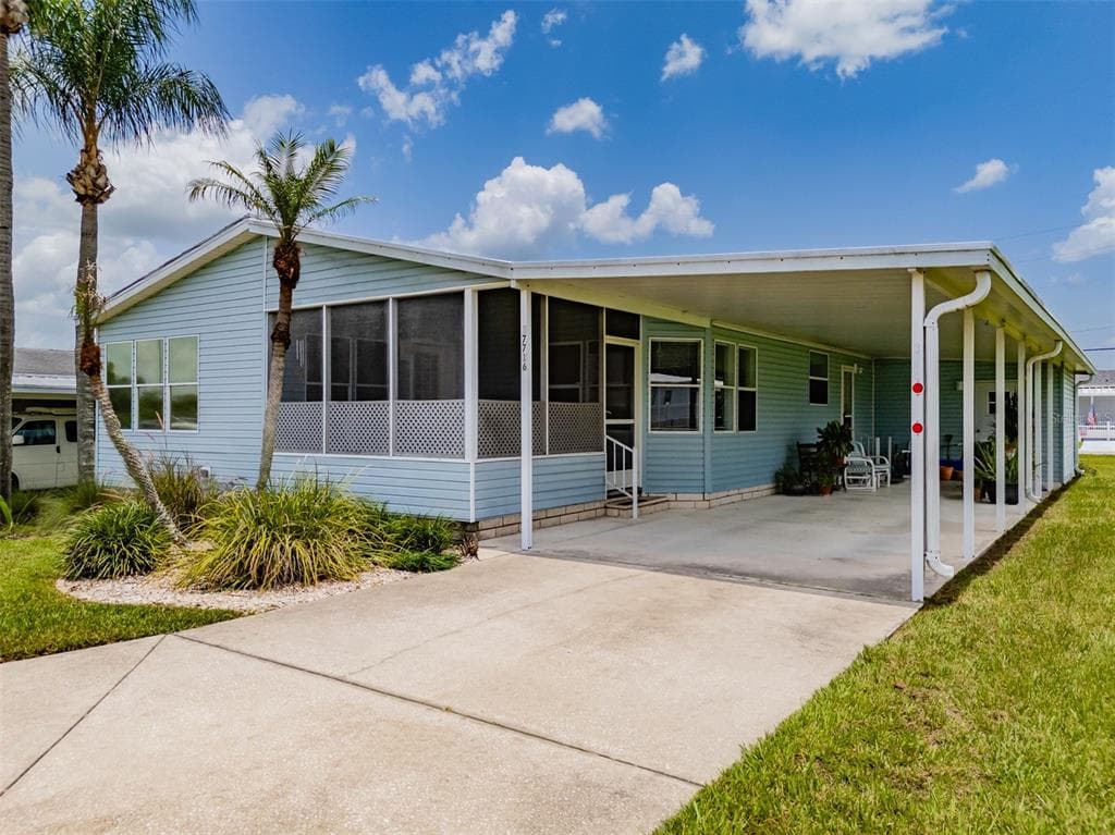 37716 NEWPORT DRIVE ZEPHYRHILLS, FL 33542