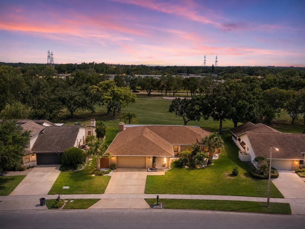 450 CYPRESS CREEK CIRCLE OLDSMAR, FL 34677