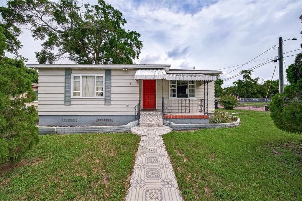 804 E FLORA STREET