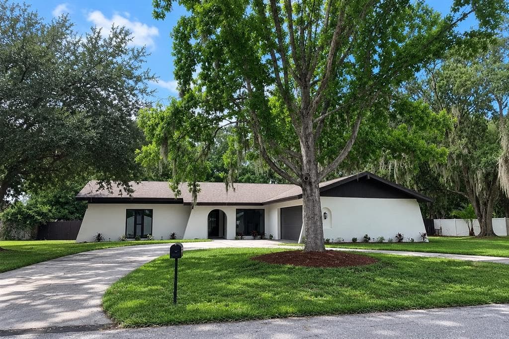 22360 STILLWOOD DRIVE LAND O LAKES, FL 34639