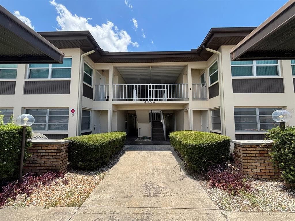 4600 MARINE PARKWAY UNIT 104 NEW PORT RICHEY, FL 34652