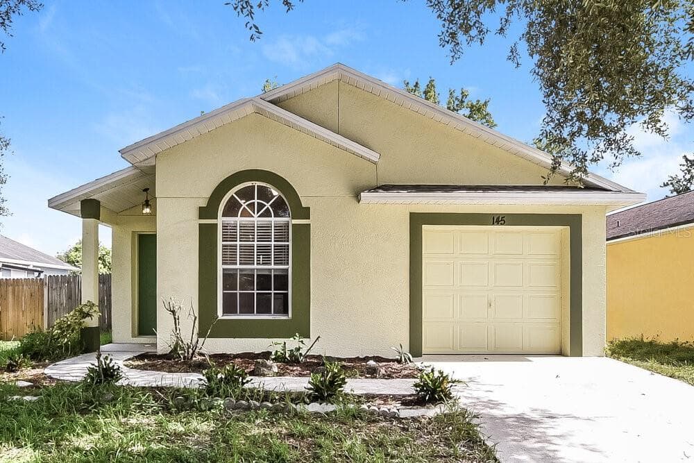 145 BURNSED PLACE OVIEDO, FL 32765