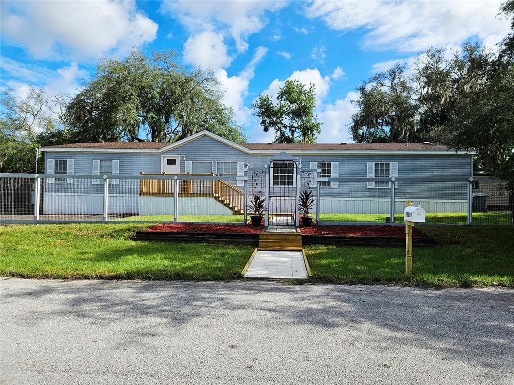 12119 LAMONT AVENUE NEW PORT RICHEY, FL 34654