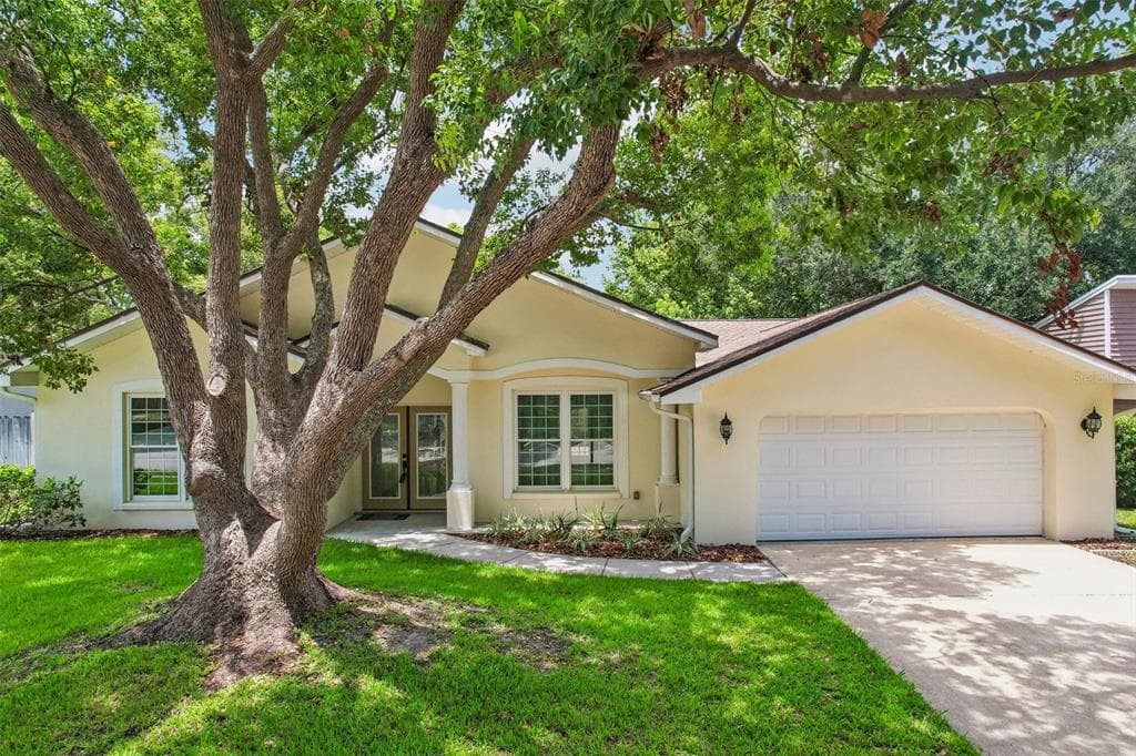 818 VILLAGE WAY PALM HARBOR, FL 34683