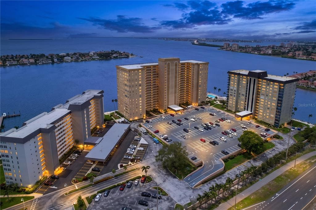 5200 BRITTANY DRIVE S UNIT 1502 ST PETERSBURG, FL 33715