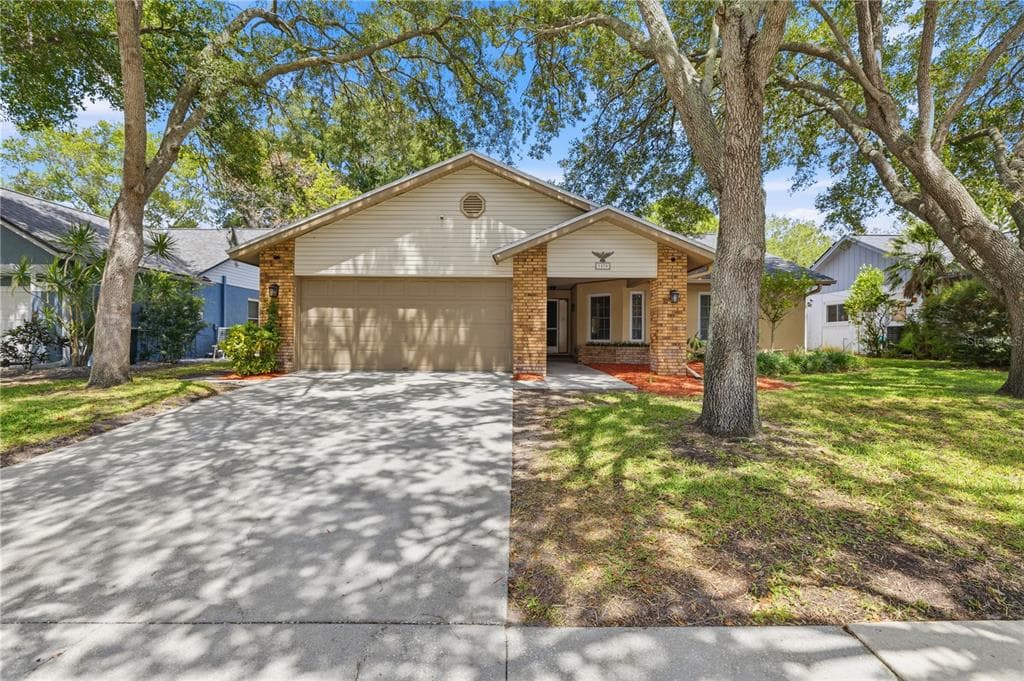 1570 CLUB DRIVE
