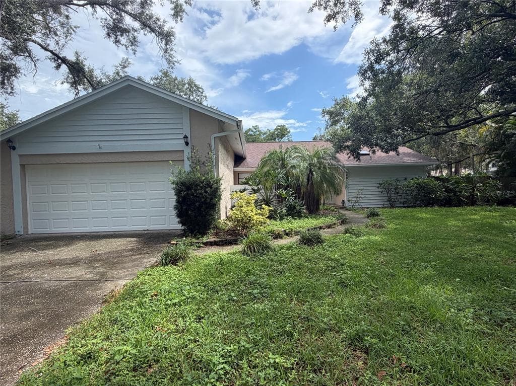 4601 FARMHOUSE DRIVE TAMPA, FL 33624