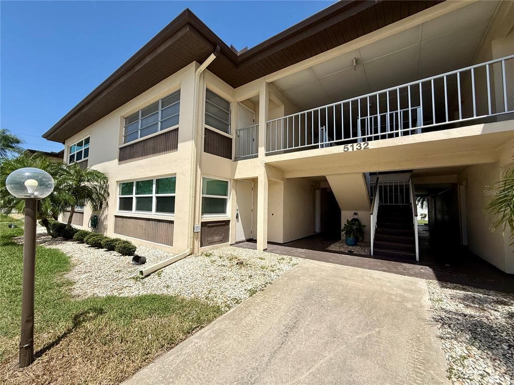 5132 AMULET DRIVE UNIT A105 NEW PORT RICHEY, FL 34652