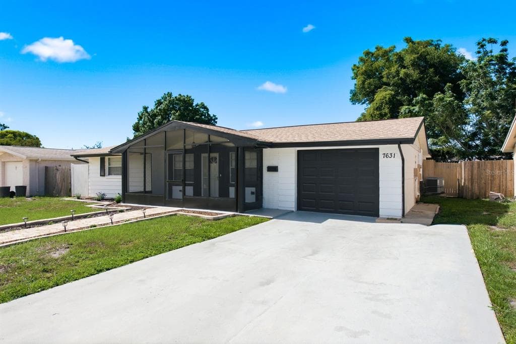 7631 HOLLYRIDGE DRIVE